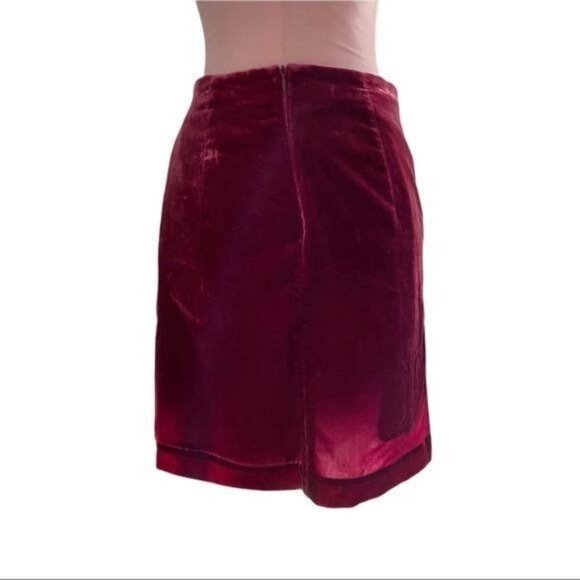 Anthropologie Roxanna Velvet Mini Skirt in Burgundy Size 4 NWOT - Picture 5 of 9